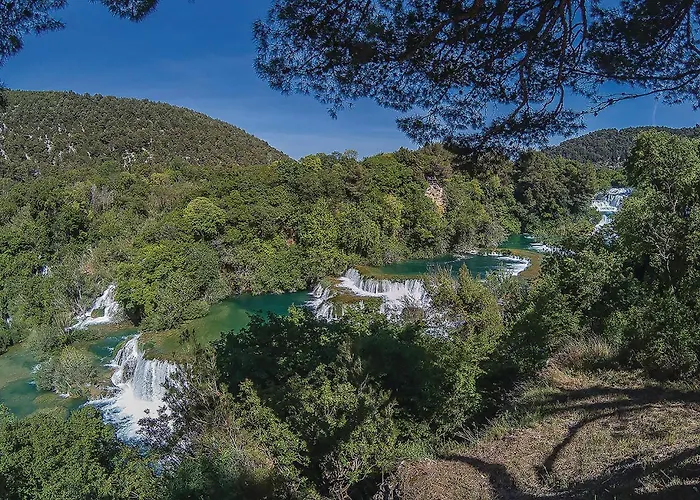 09 דירה יאדריה